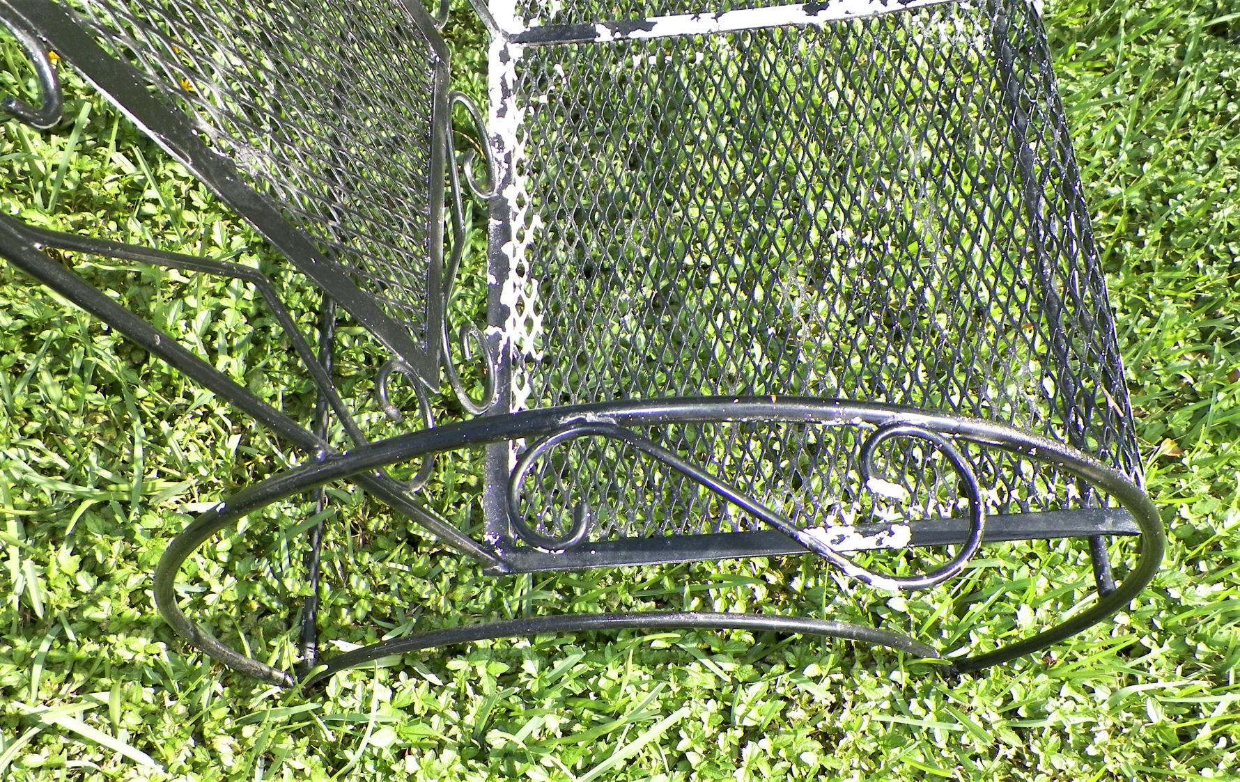 FURNITURE WROUGHT IRON PATIO SET 5AaA.JPG