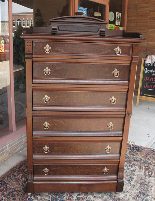fw5-22-0d_wal_vic_lockside_chest.jpg