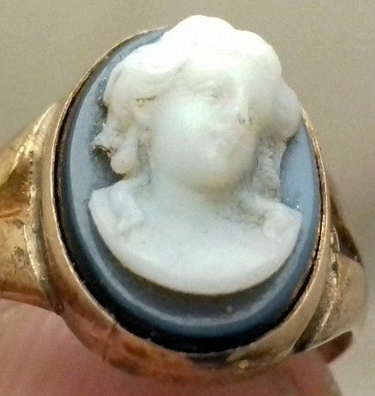 Glass cameo ring 1A.jpg