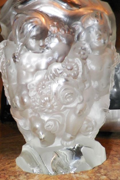 GLASS LALIQUE VASE 3AA.JPG