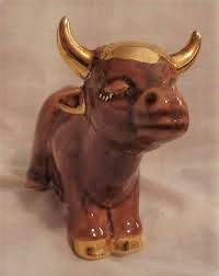 gold horn cow.jpg