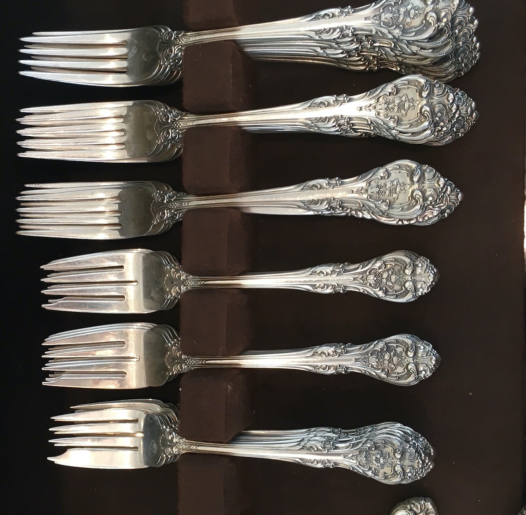https://www.antiquers.com/attachments/gorham-king-edward-9-all-forks-jpeg.351092/