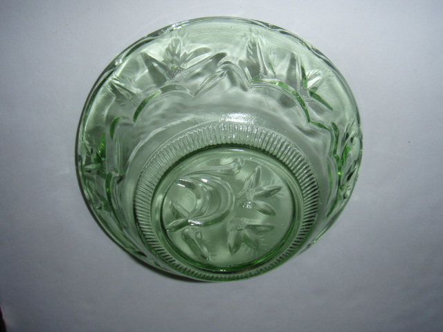 green depression bowl maybe crown crystal australia  004  may 24 2020.JPG