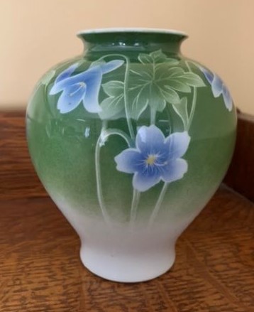 green vase2.jpeg