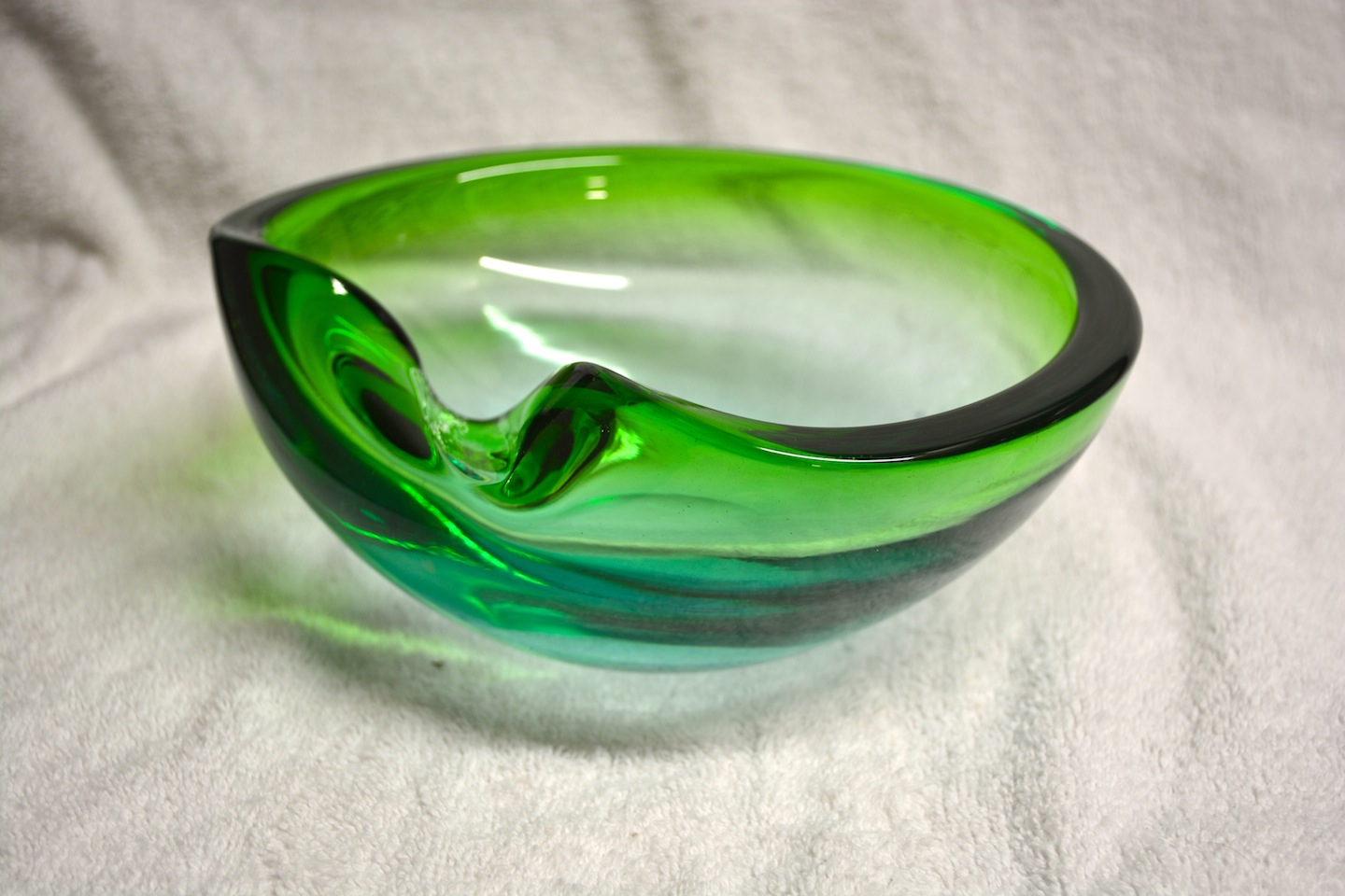 any idea of maker on art glass bowl? Antiques Board