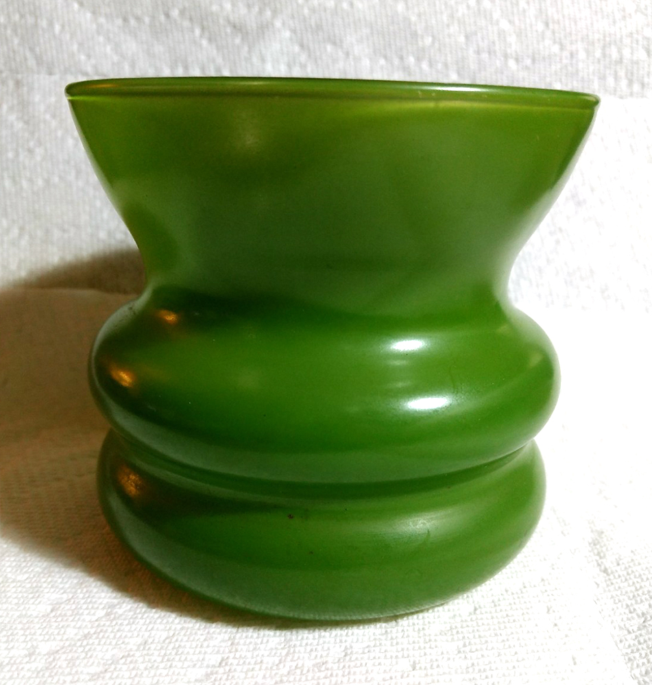 GreenVase01.jpg