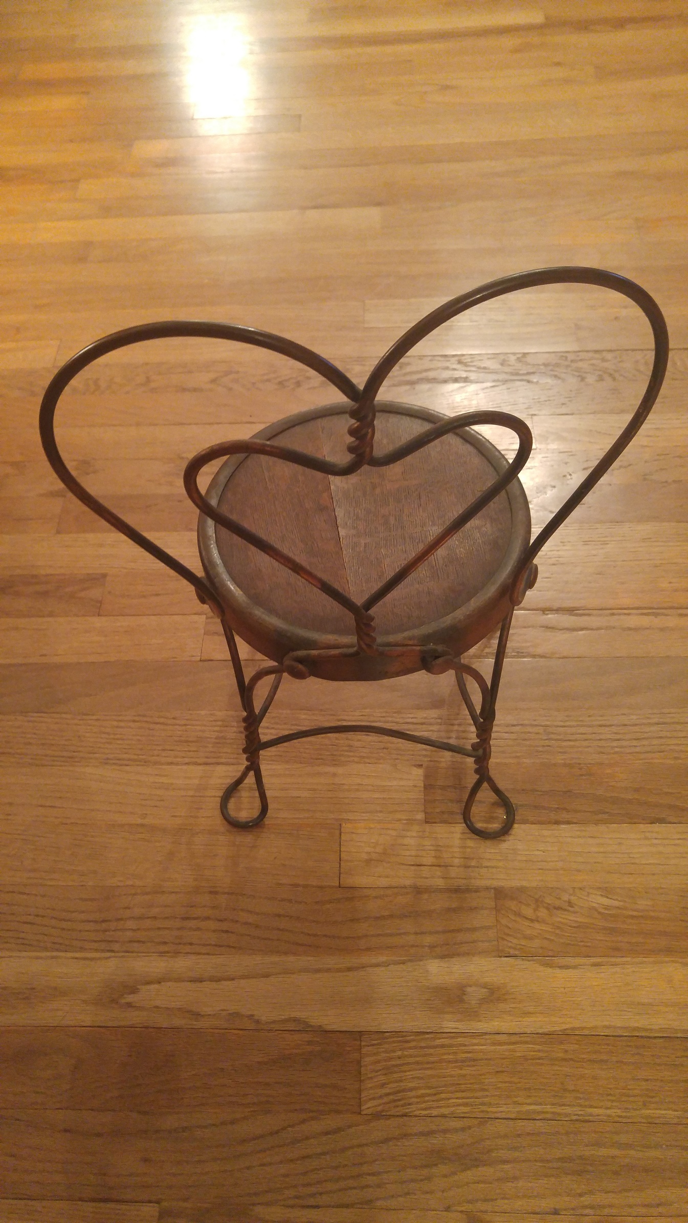 heart chair 2.jpg