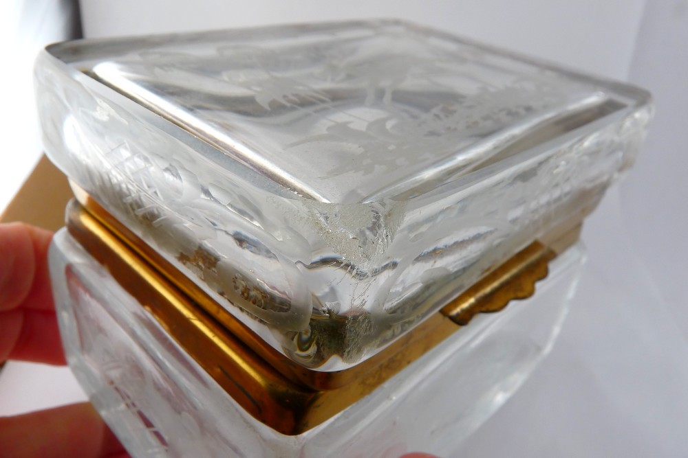 Heavy_cut_crystal_box_4.jpg
