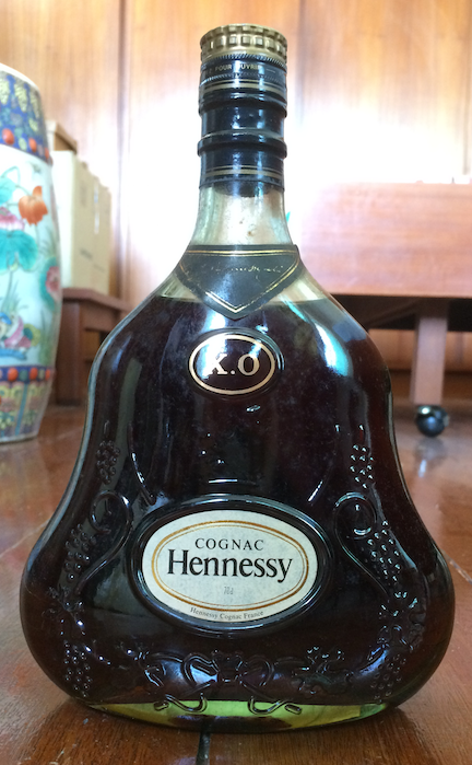 hennessy XO cognac bottle1.png