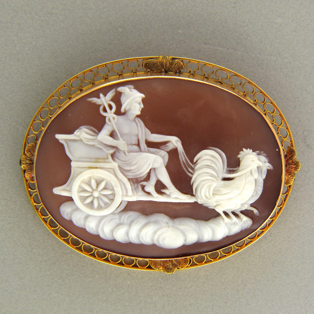 Hermes brooch in cock-drawn car.JPG
