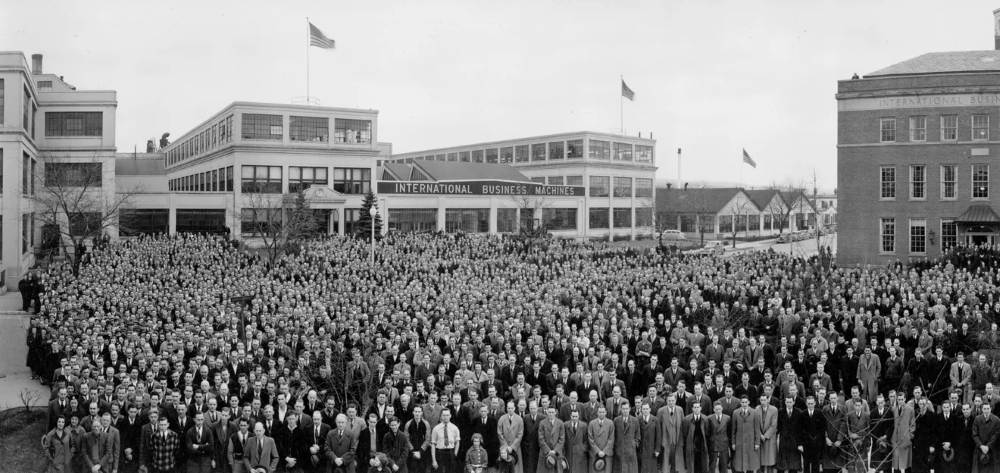 IBM Employees 1940 Endicott NY RESIZE.jpg