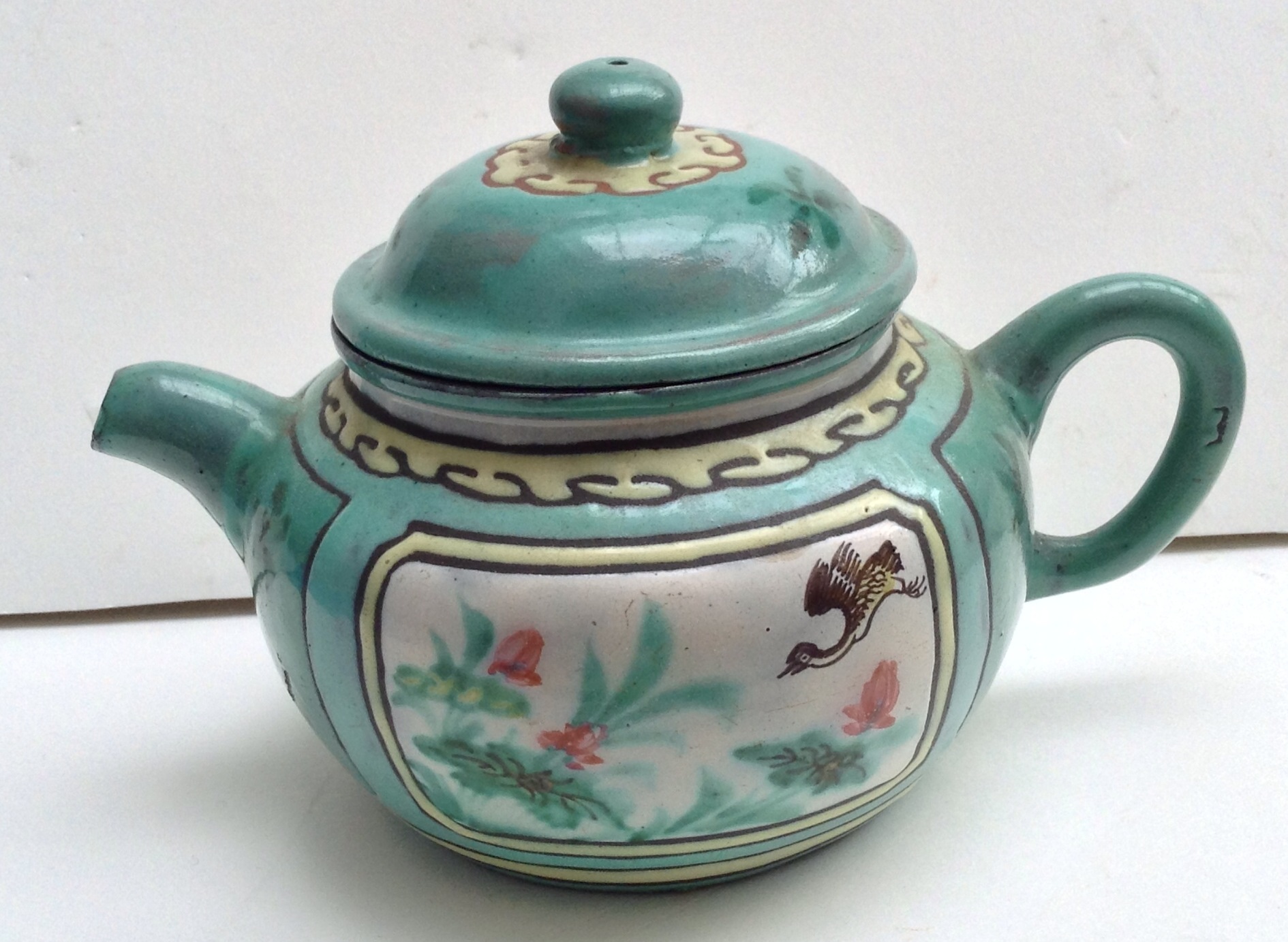 Small oriental teapot Antiques Board
