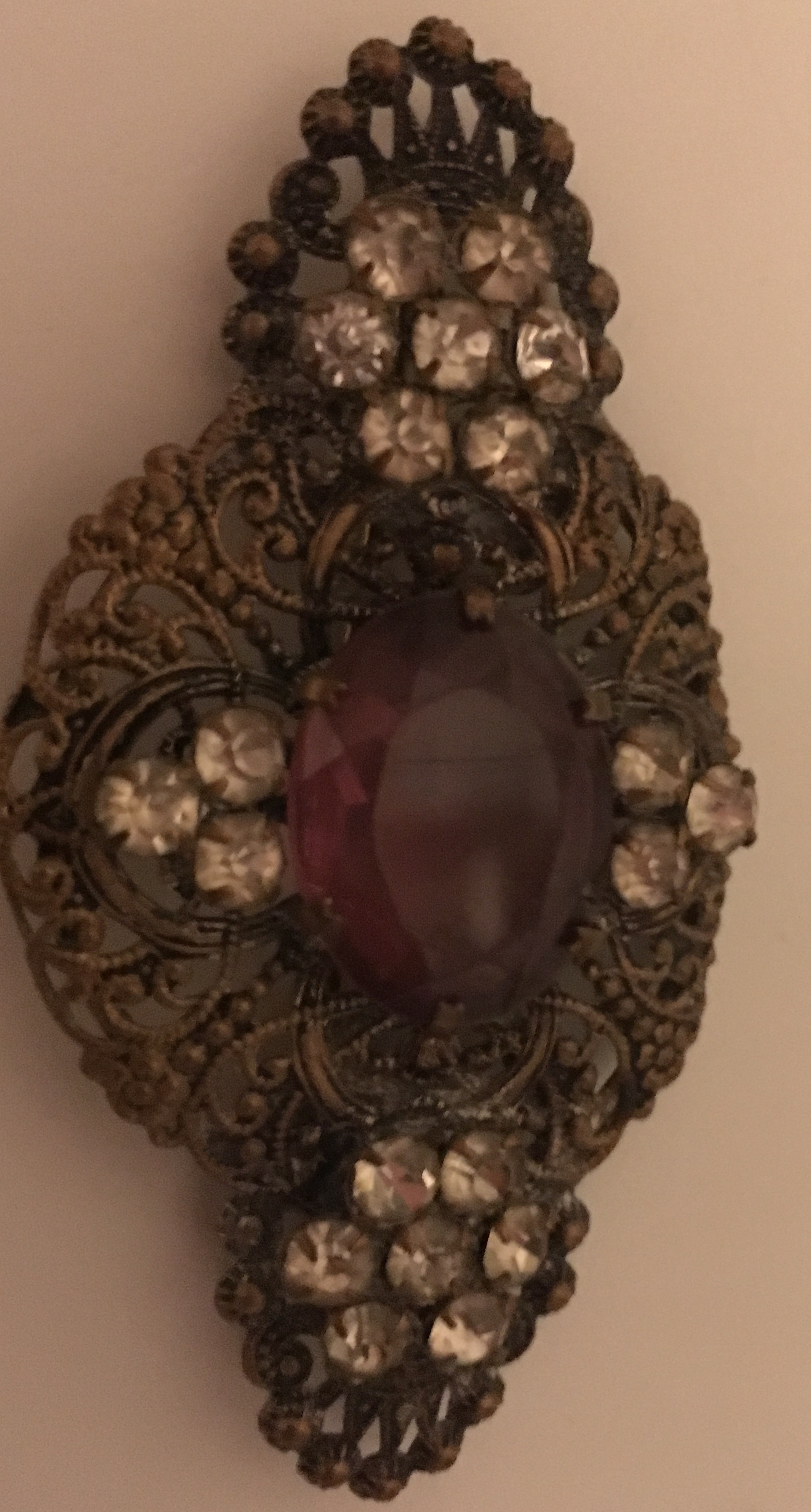 I'm back! And I have brooches! (what a surprise ;) ) Antiques Board