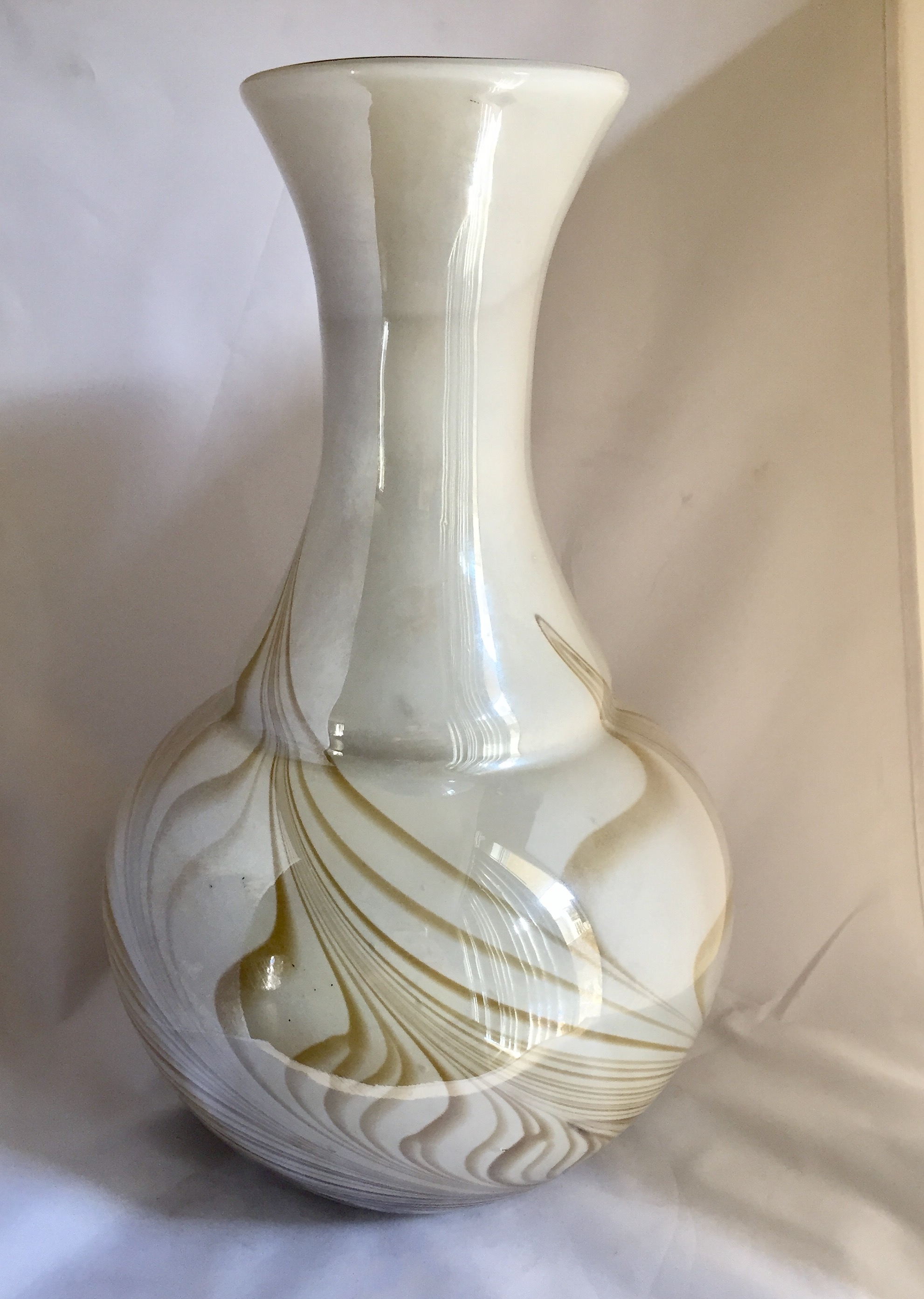 Help identifying Glass vase Antiques Board