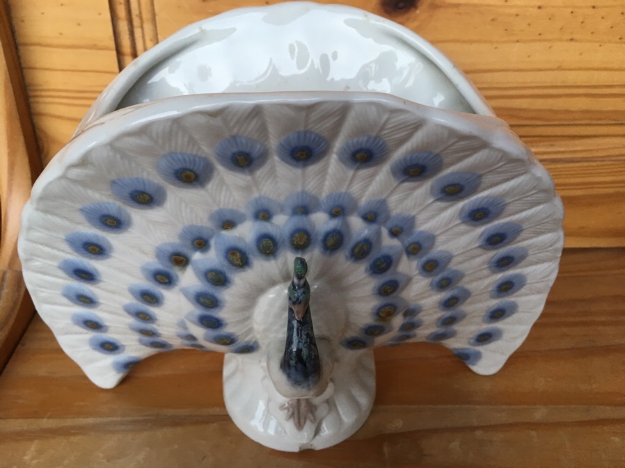 1970's LLadro Peacock Vase Antiques Board