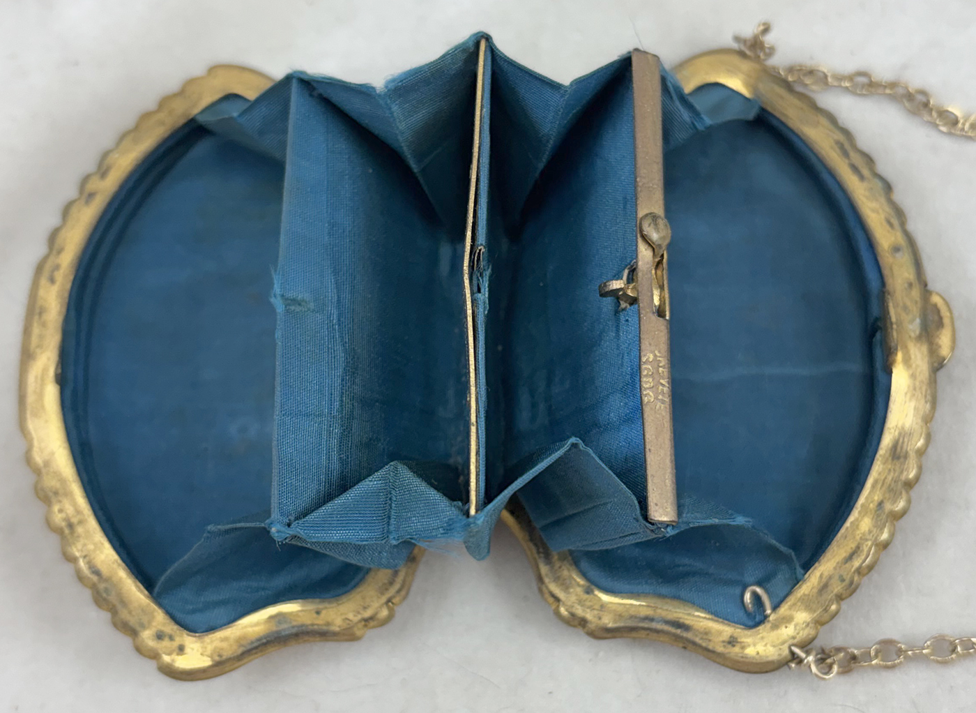 InsideCelloloidChngPurse.jpg