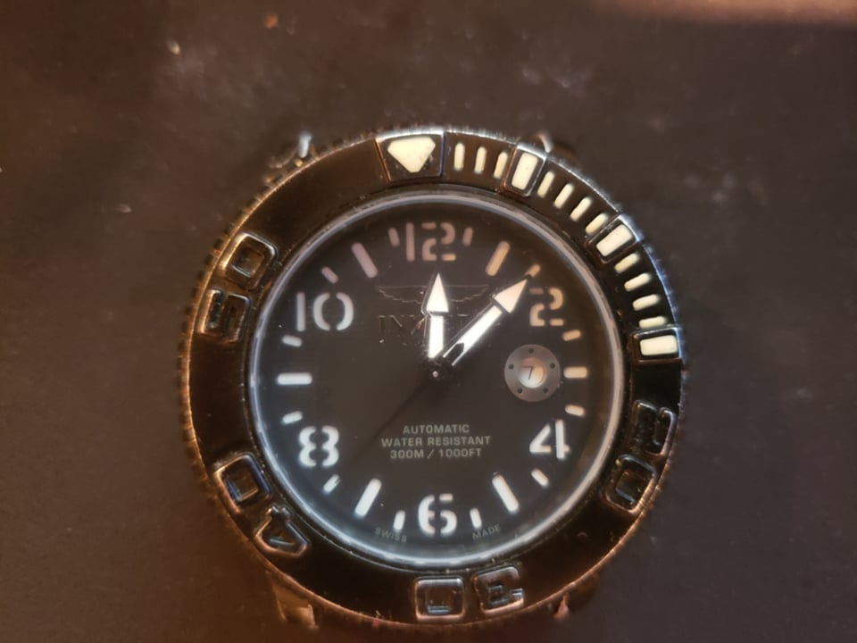 Invicta-300m-wproof-watch-1.png