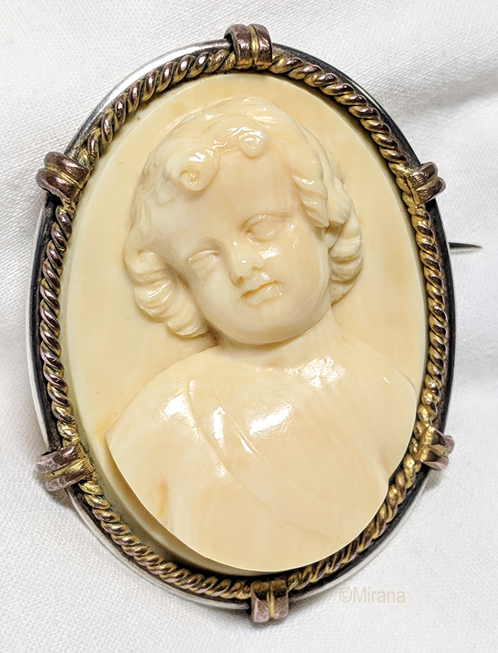 Ivory Putti 1 A sm w.jpg