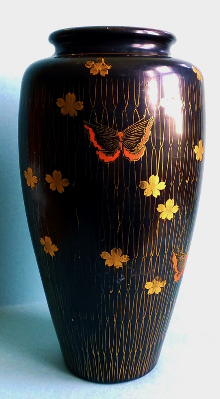 Japanese ceramic lacquer vases 1 (443x800).jpg