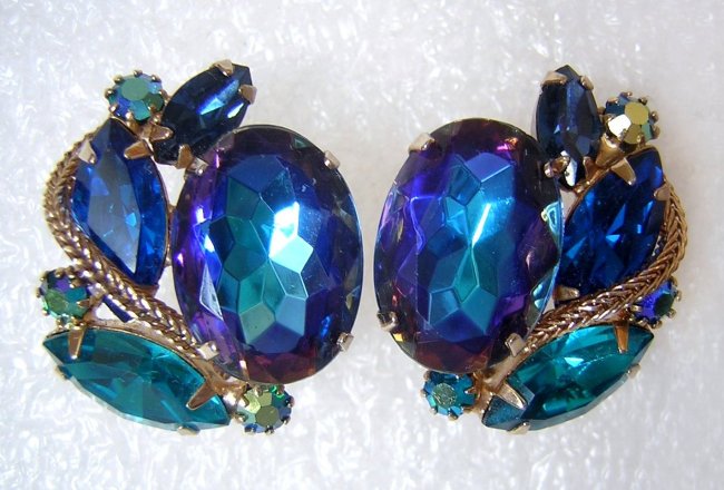 JewellryClipOnEarringsProngSetBlueAquaPurpleRhinestonesChainGoldTonedMetal-a.jpg