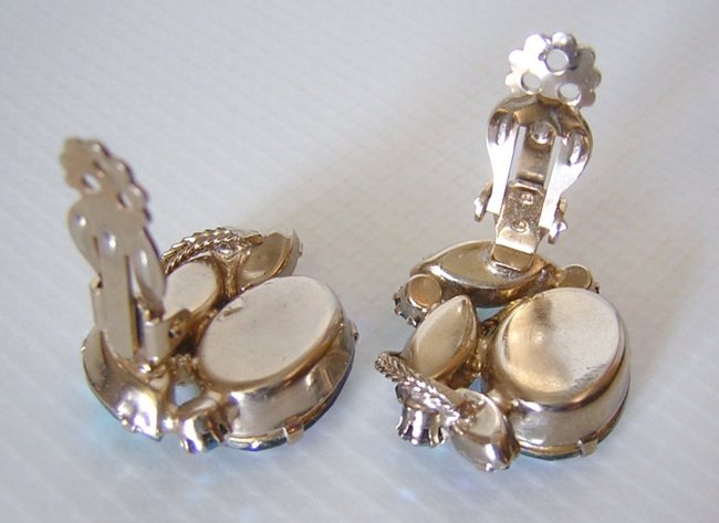 JewellryClipOnEarringsProngSetBlueAquaPurpleRhinestonesChainGoldTonedMetal-b.jpg