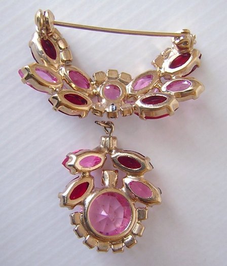 JewellryPinBroochPinkRedRhinestonesDanglePendant-b.jpg