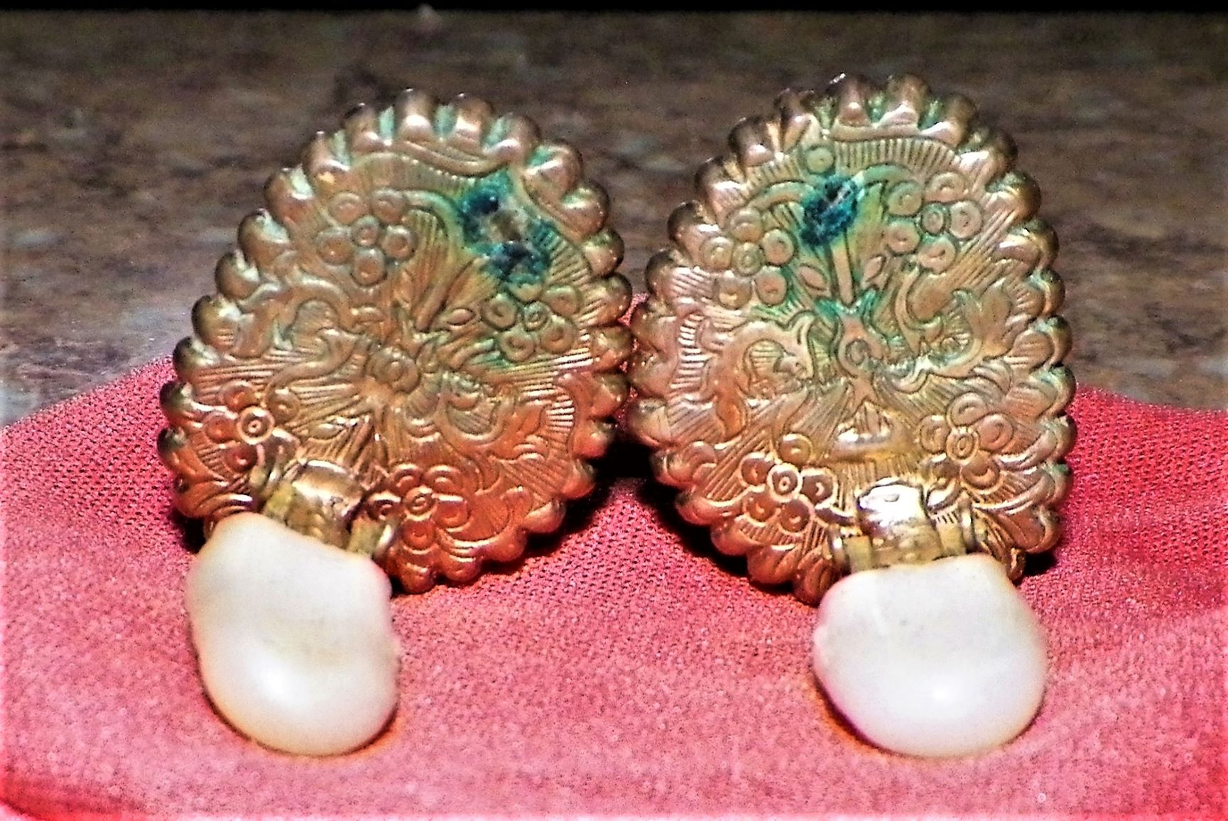 JEWELRY EARRINGS 1 PAIR STONE EARRINGS STEPHEN DWECK 2AA.JPG