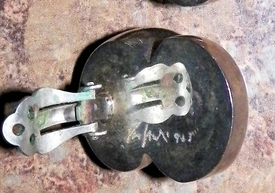 JEWELRY EARRINGS ENGRAVED S SHAPE 3AA.JPG