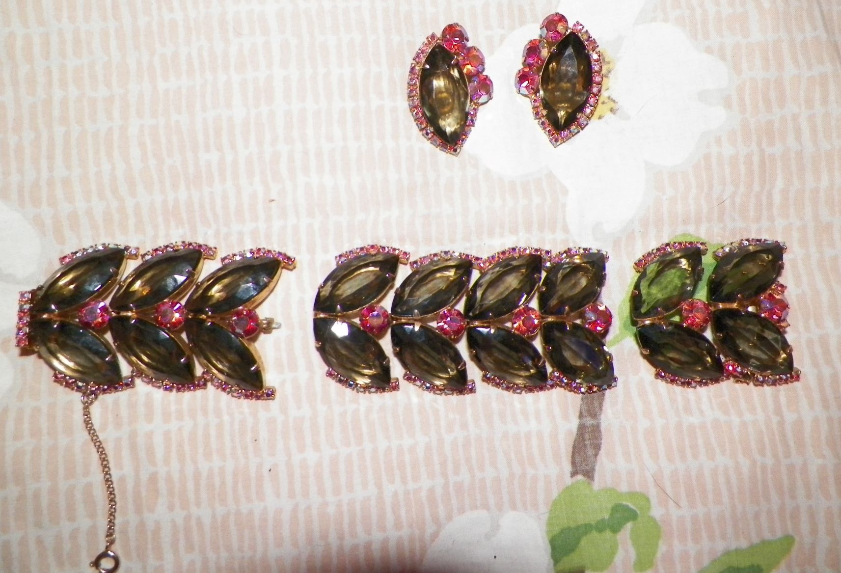 JEWELRY MOM BRACELET & EARRINGS COSTUME JEWELRY 1AA.JPG