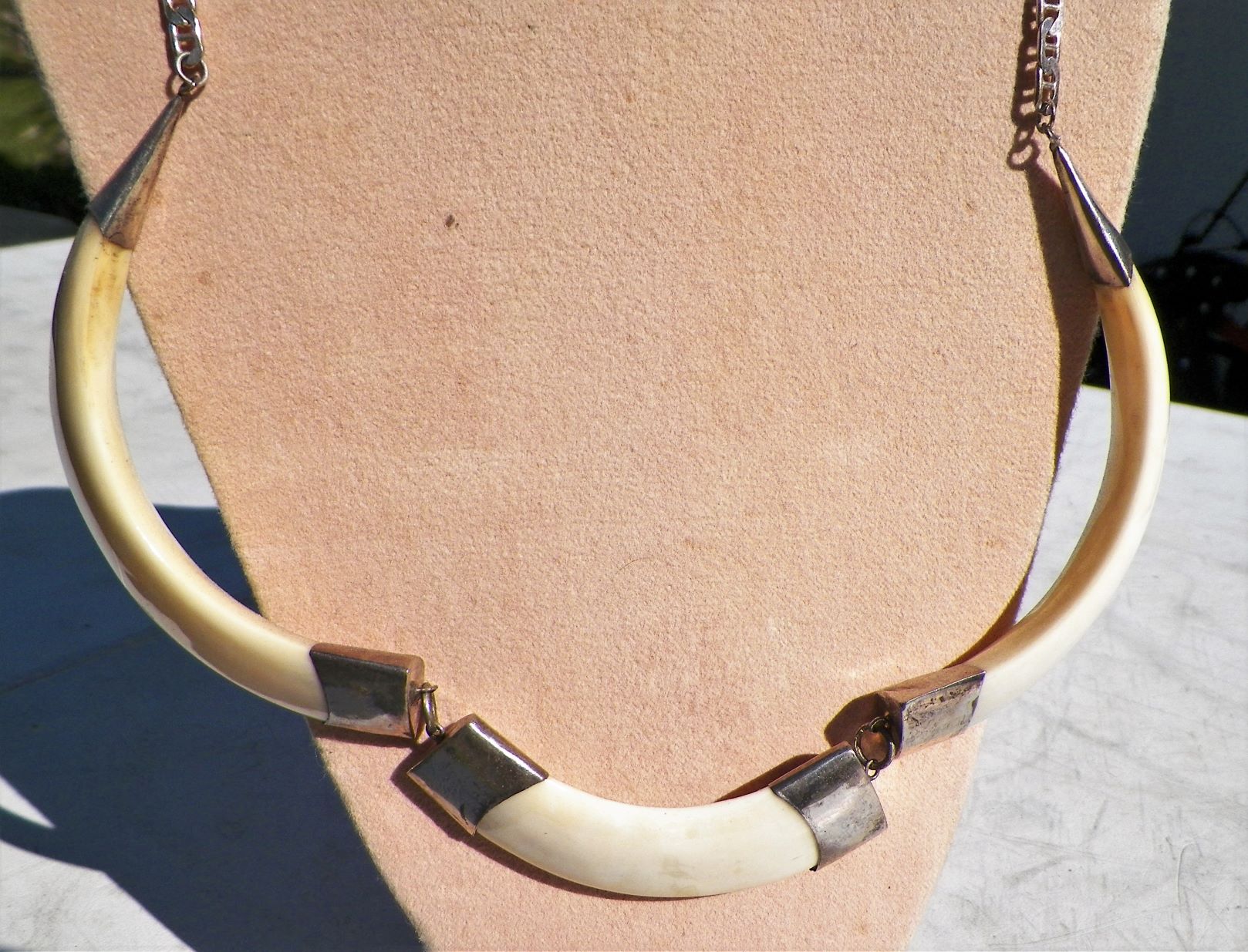 JEWELRY NECKLACE BONE 2AAA.JPG