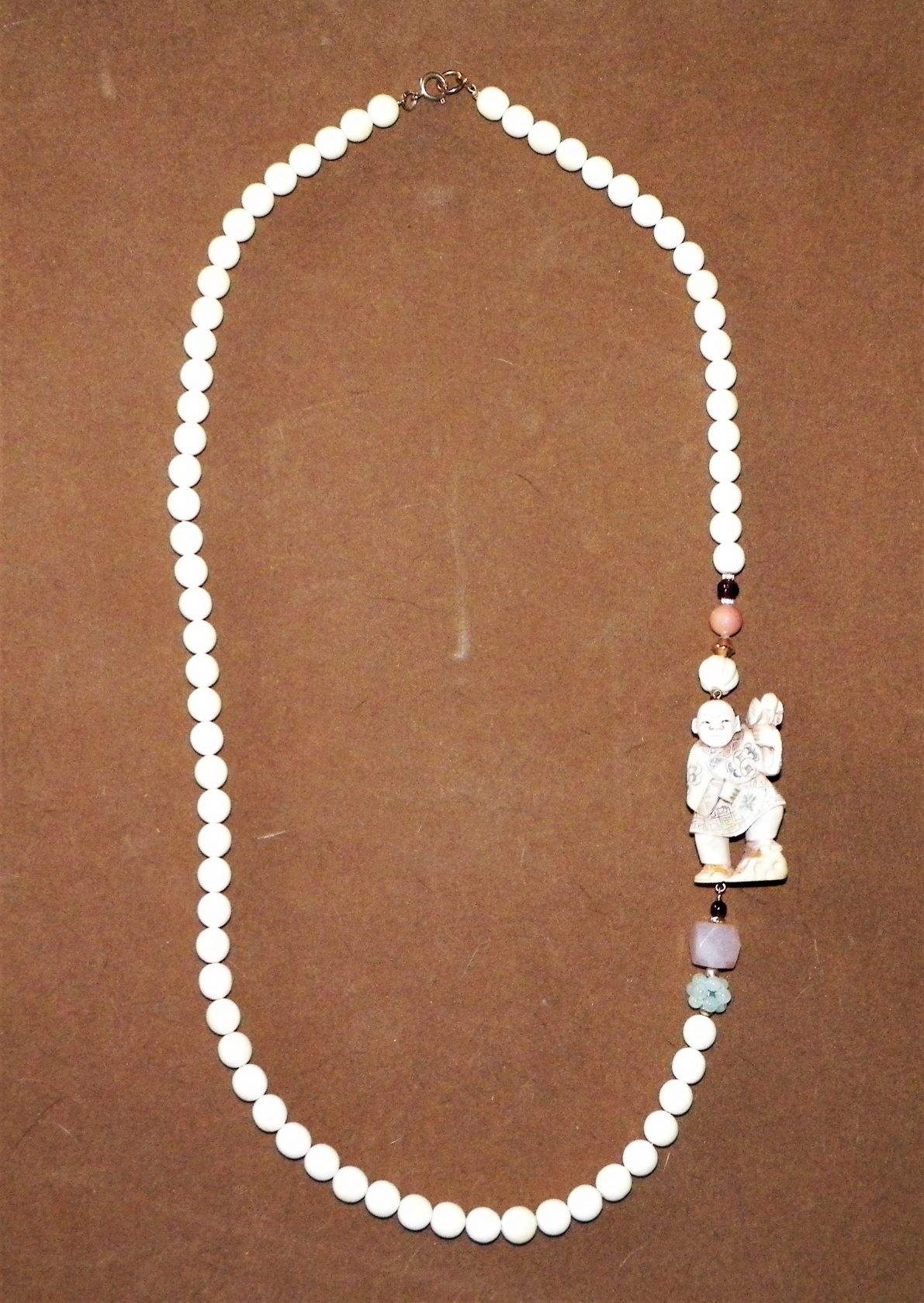 JEWELRY NECKLACE IVORY 1AA.JPG