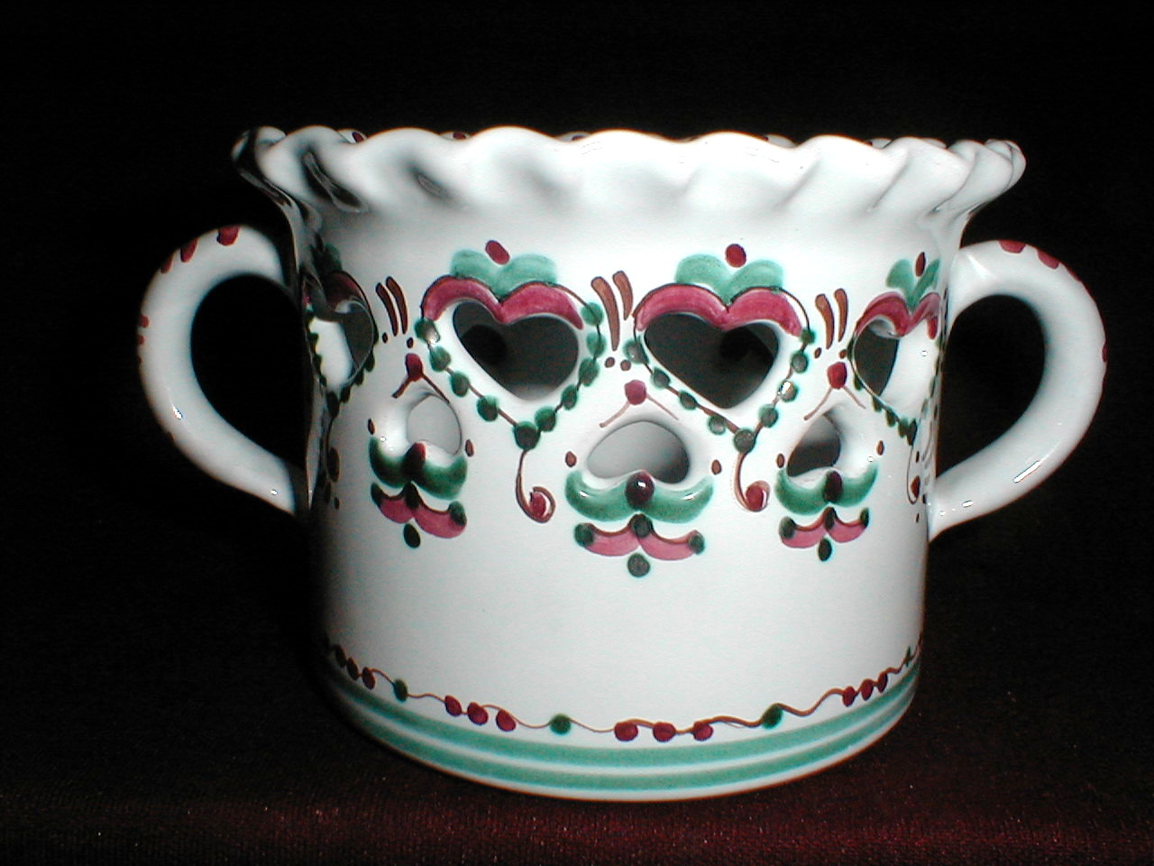 Keramika 1 mystery indonesia Slovak Folk Art Latvia.JPG