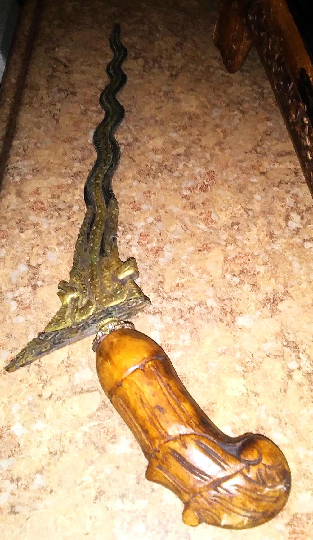 KNIFE 19th CENTURARY SNAKE SHAPED KNIFE 4AA.jpg