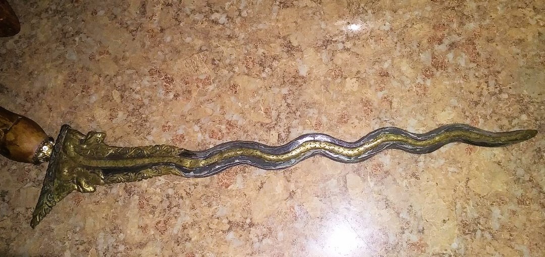 KNIFE 19th CENTURARY SNAKE SHAPED KNIFE 7AAA.jpg