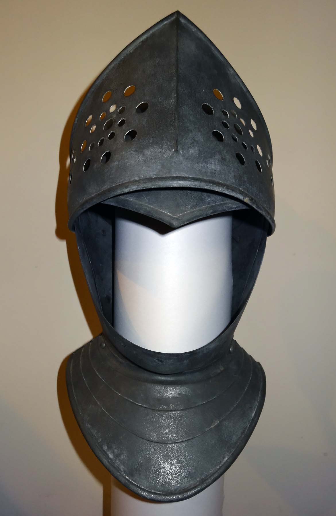 Knights-Helmet2.jpg