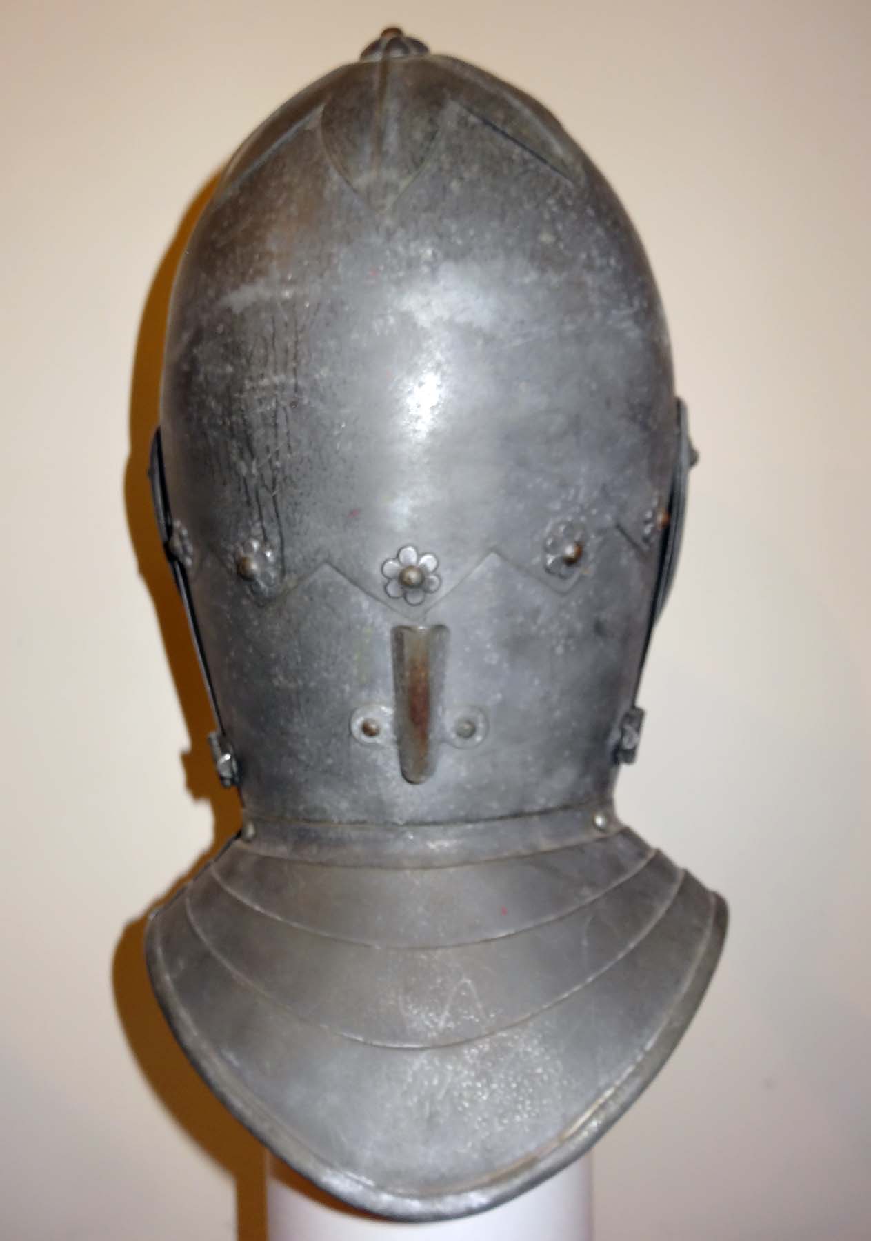 Knights-Helmet4.jpg