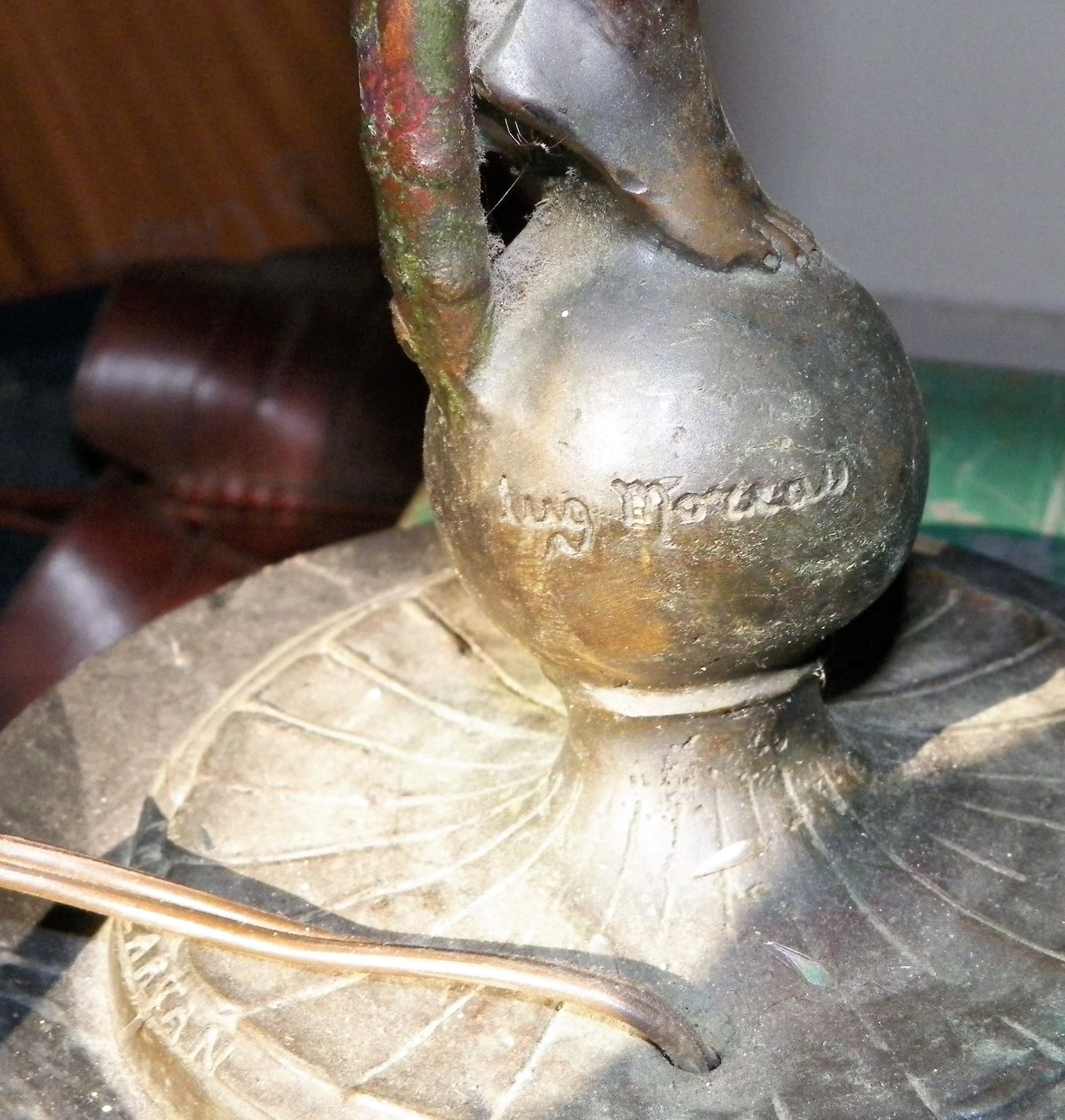 LAMP FIGURAL BRONZE 7AaA.JPG