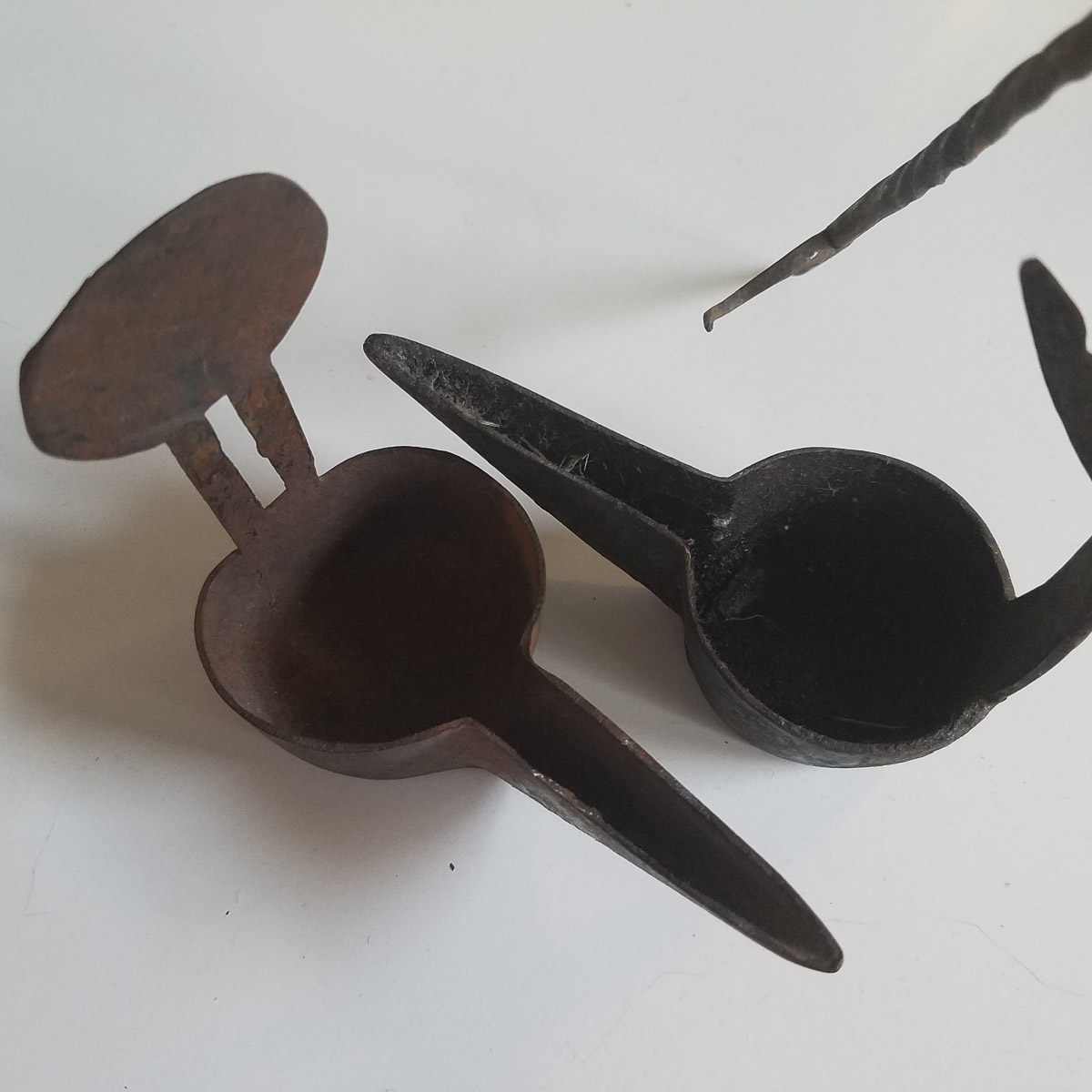 LAU_Cruisie Betty Oil Lamp-10.jpg