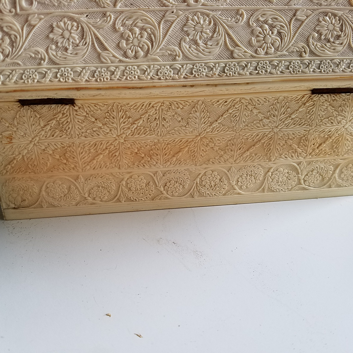 LAU_Ivory Casket-10.jpg