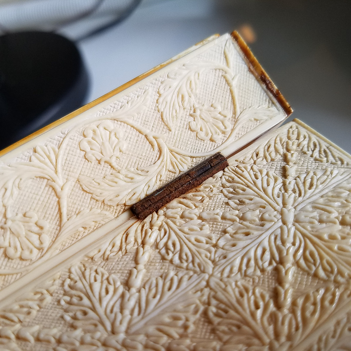 LAU_Ivory Casket-12.jpg
