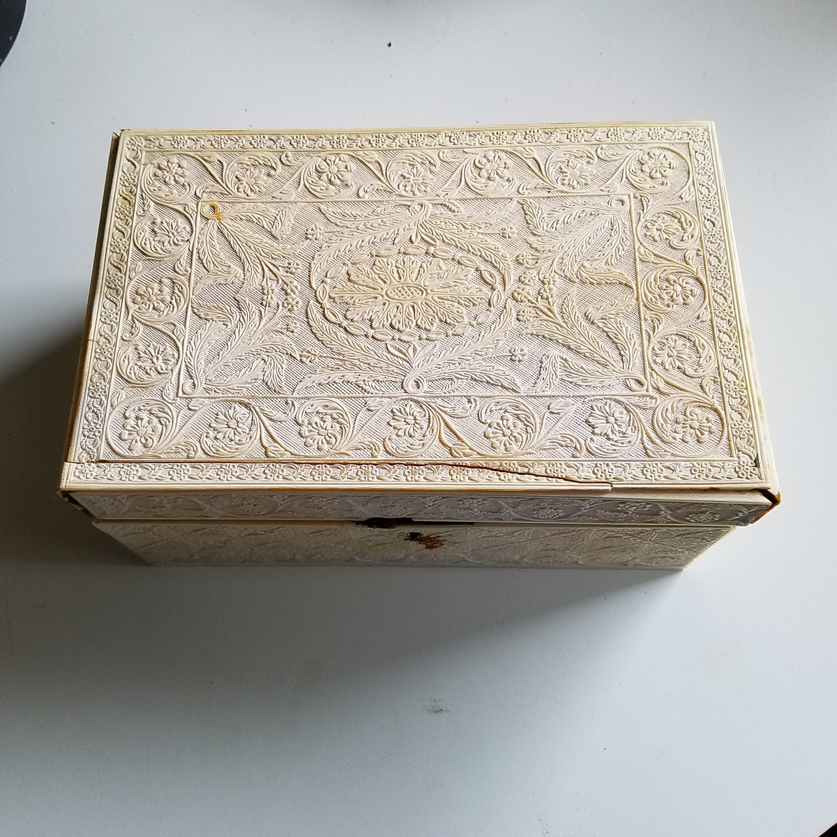 LAU_Ivory Casket-14.jpg