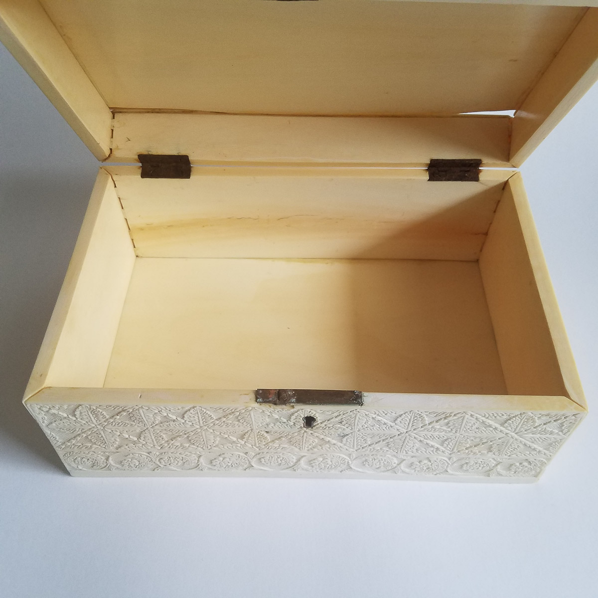 LAU_Ivory Casket Repair-5.jpg