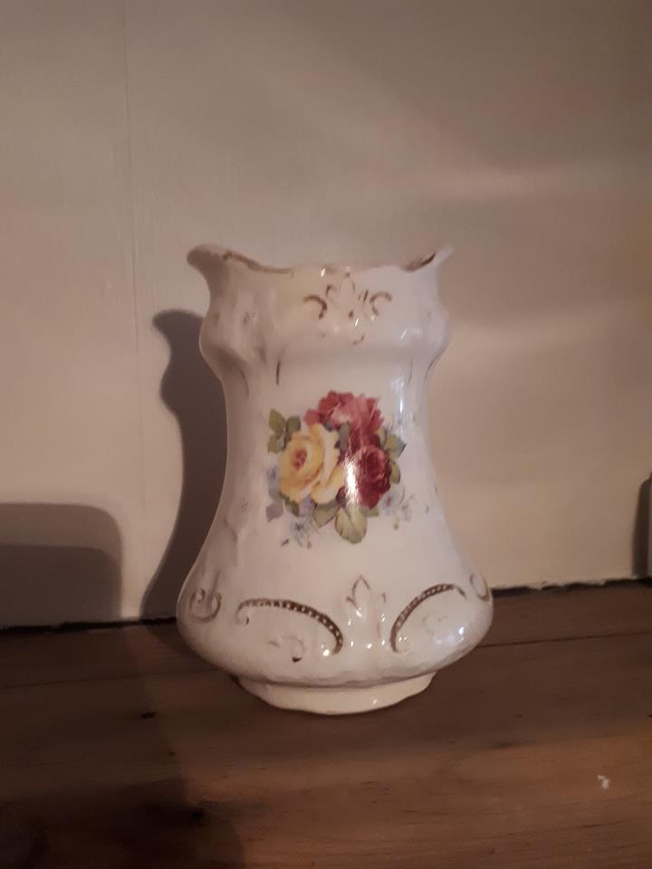 little vase 1.jpg