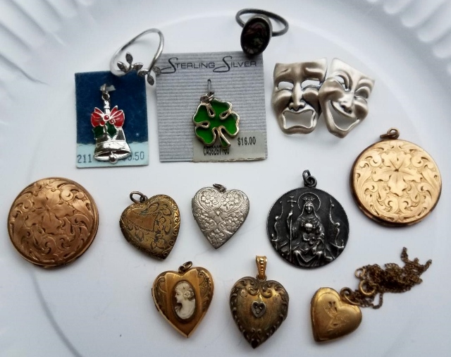 Locket Lot Vintage (640x506).jpg