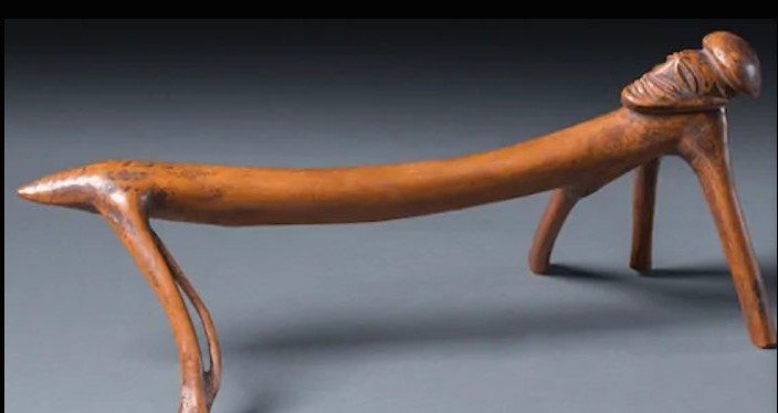 Markham Valley headrest New Guinea.jpg