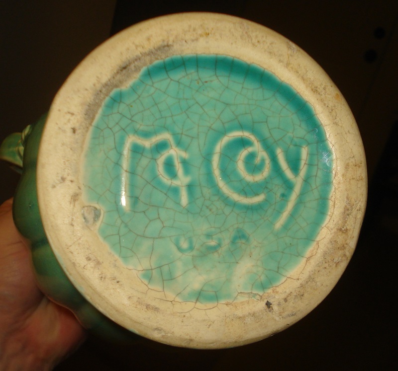 McCoy Double Handeled Vase Green 03.jpg