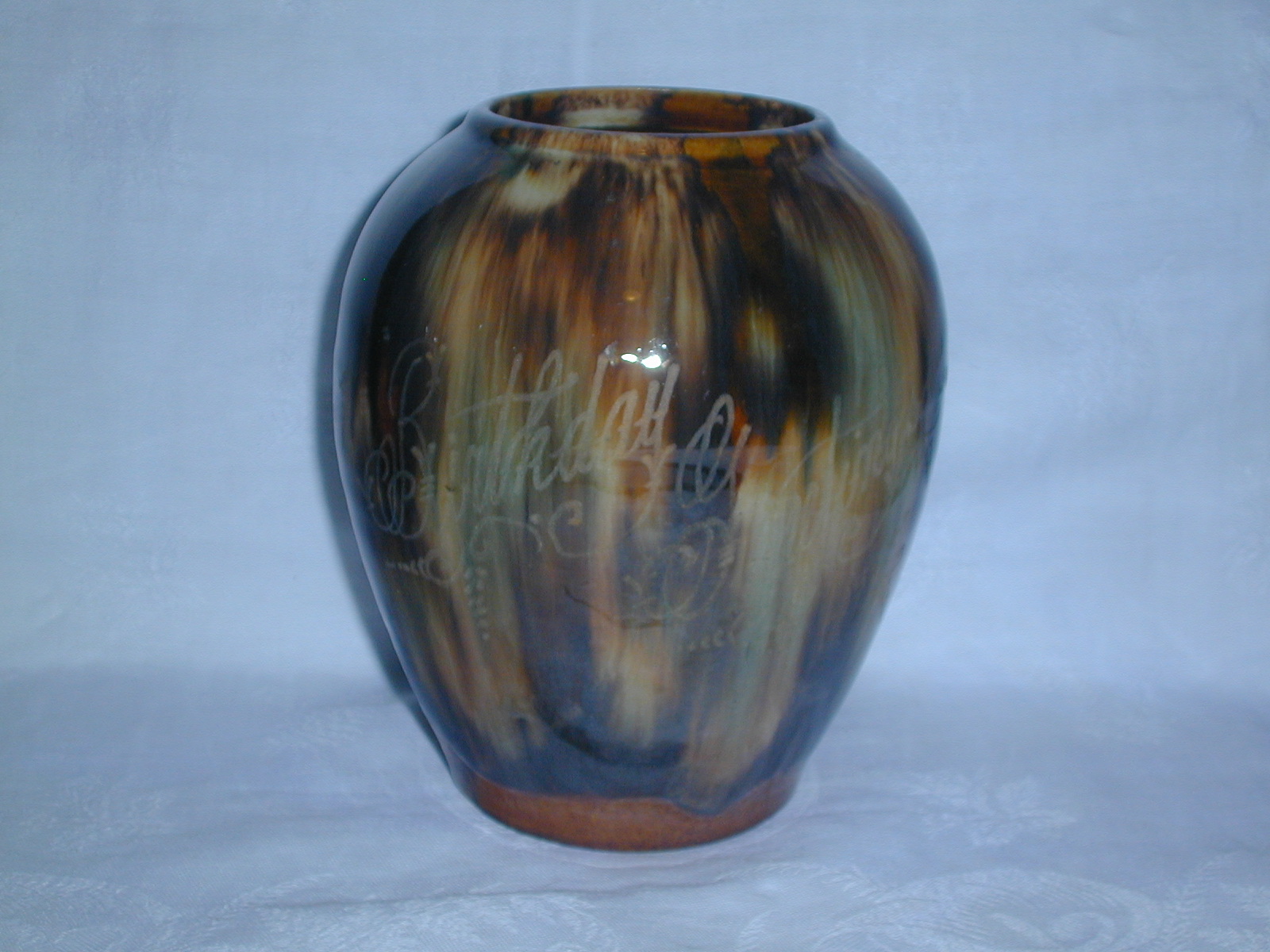 Mccoy Onyx Etched Vase.JPG