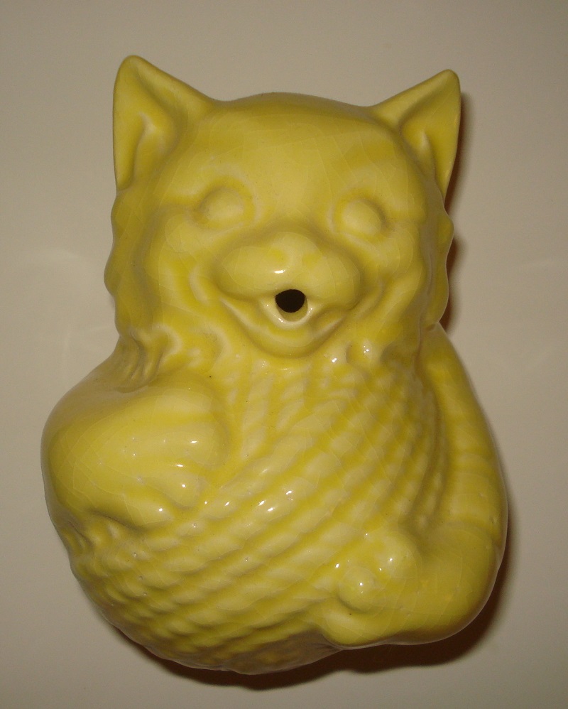 Mccoy Pottery Reproduction Fake String Holder 01.jpg