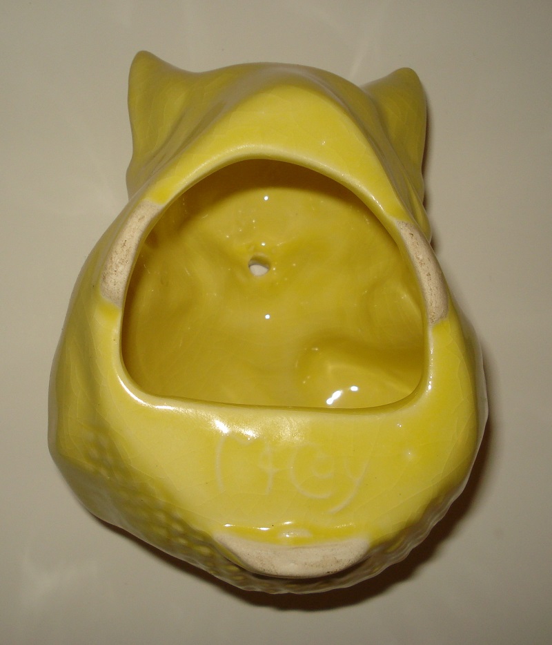 Mccoy Pottery Reproduction Fake String Holder 02.jpg