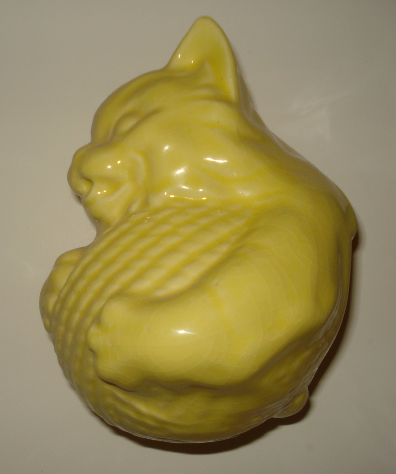 Mccoy Pottery Reproduction Fake String Holder 03.jpg